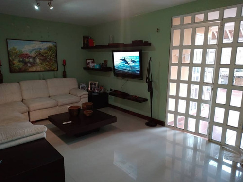 Imagen 2 de 14 de Hermoso Townhose En Venta En Barrio Sucre Andrews Rivero 04124959888