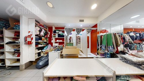 Local En Venta Con Espacio De Cochera, Zona Centro.