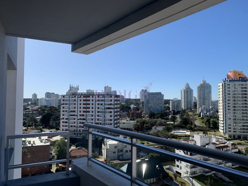Imagen 24 de 26 de Departamento De 3 Dormitorios, Con Excelente Vista A La Playa Brava, Full Amenities.