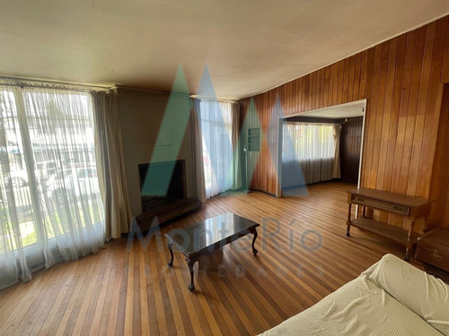 Casa En Venta De 5 Dorm. En Valdivia