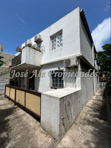 En Venta Oportunidad Complejo De 5 Apartamentos, Colonia