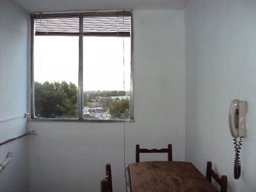 Apartamento En Venta De 2 Dormitorios En Malvín Norte