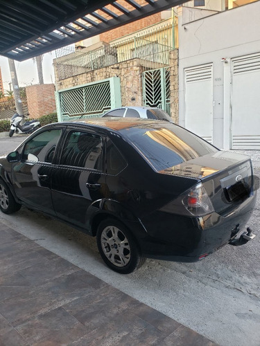 Imagem 3 de 9 de Ford Fiesta Sedan 2012 1.6 16v Se Flex 4p