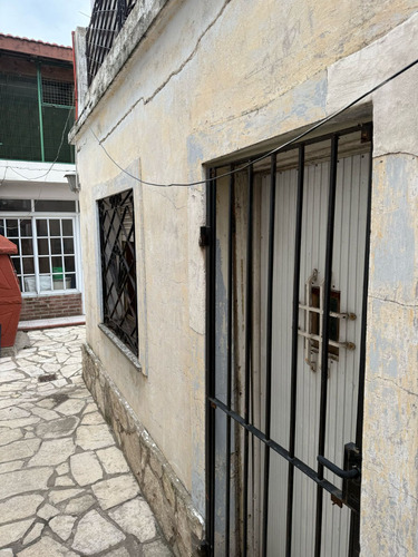 Oportunidad-casa A Reciclar-5 Amb- Cochera-quincho