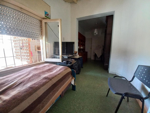 Casa En Venta - 2 Dormitorios 1 Baño Cochera - 300 Mts2 - Almirante Brown,buenos Aires