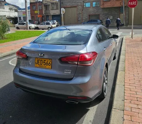 Kia Cerato Pro Sx 2nd Generacion 1.6cc Mt Aa