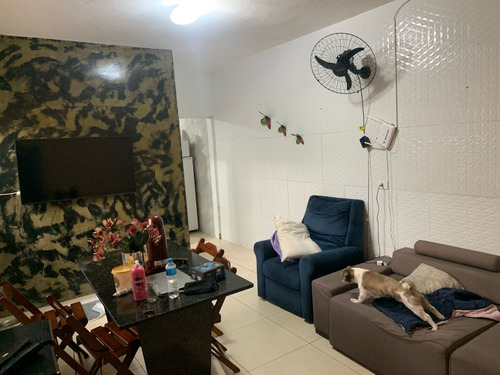 Casa Com 1 Quarto , 1 Quarto Com Suíte E Ar Condicionado