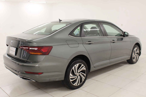 Imagen 5 de 15 de Volkswagen Jetta 2019 4 Cilindros
