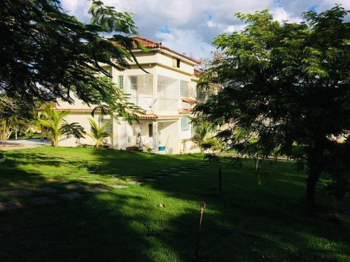 Chácara Com 16.000 M2 No Distrito De Três Irmãos, Cambuci - Rj, Local Para Pousada, Hostel, Retiro Espiritual. - 233