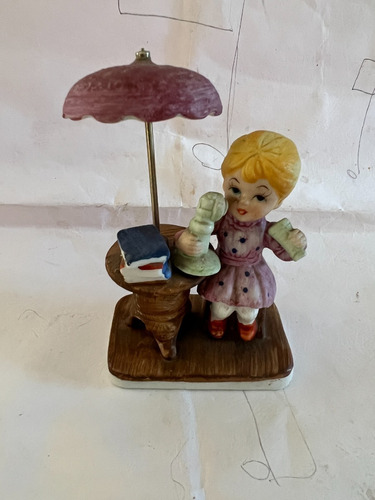 Figura Cerámica Biscuit Vintage Niña Al Telefono