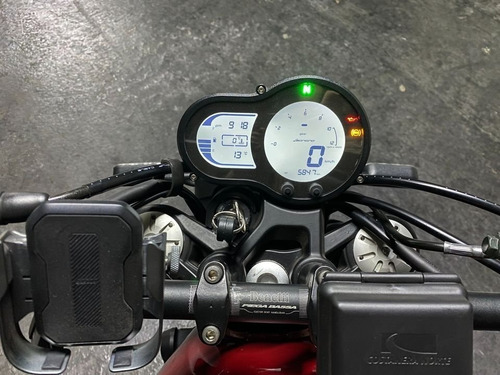 Imagen 11 de 17 de Benelli Leoncino 500