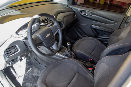 Imagen 9 de 18 de Chevrolet Onix 1.4 Ltz Mt 98cv 2015 Onv