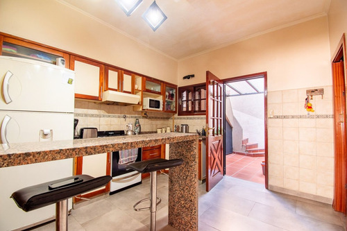 Venta Casa 4 Ambientes Con Terraza Propia, Wilde.