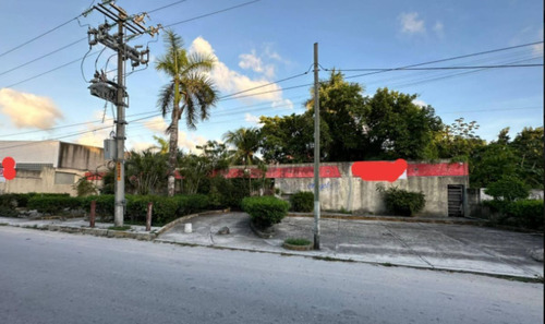 Venta De Terreno Sobre Avenida 65, Cozumel, Mexico.