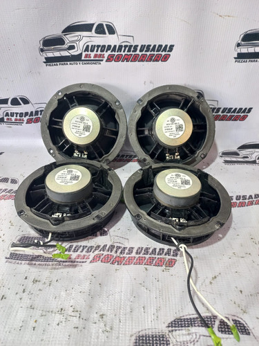 Set 4 Bocinas Originales Vw Jetta A4 2012 C,2008-2015 Negro (Usado)