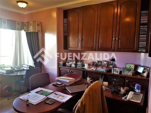 Casa En Venta De 5 Dorm. En Viña Del Mar