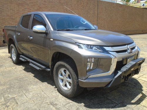 Imagen 9 de 15 de Mitsubishi L200 4x4 - Sincrónica