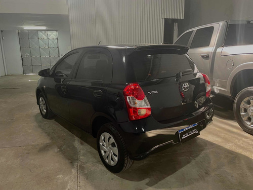 Imagen 3 de 11 de Toyota Etios 2020 1.5 X 6mt My19