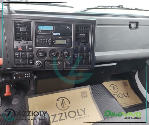 Imagem 6 de 15 de Ford Cargo 816 S 2019 Baú Refrigerado Liso Caminhão 3/4