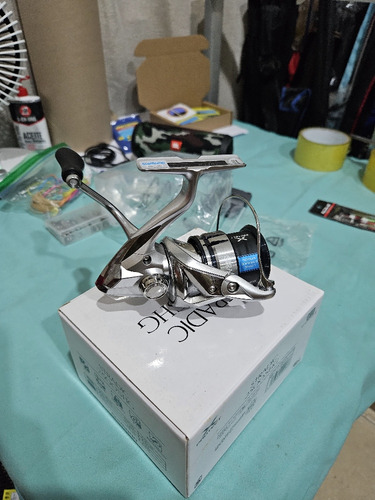 Carrete Spinning Shimano Stradic 2500shg Rel 6.0:1