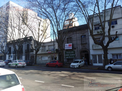 Imagen 2 de 3 de Edificio Comercial - Microcentro