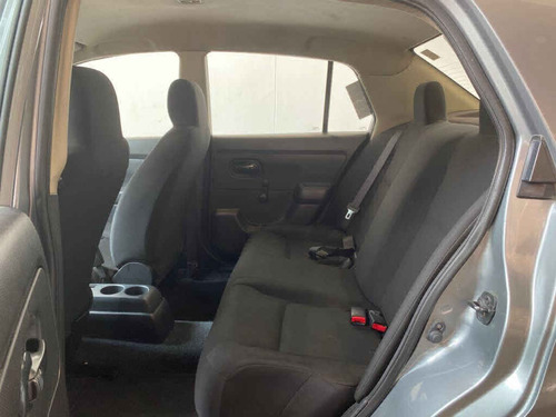 Imagen 13 de 15 de Nissan Tiida 2016 4p Sedán Drive L4/1.6 Man