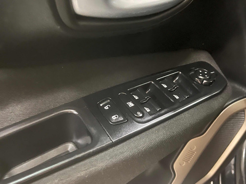 Jeep Renegade 1.8 Flex 5p