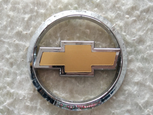 Emblema Logo Compuerta Chapa Chevrolet Corsa 2 Puertas