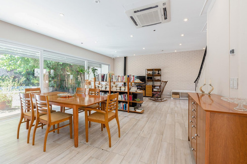Imagen 3 de 30 de Exclusiva Casa En Venta En Villa Pueyrredon
