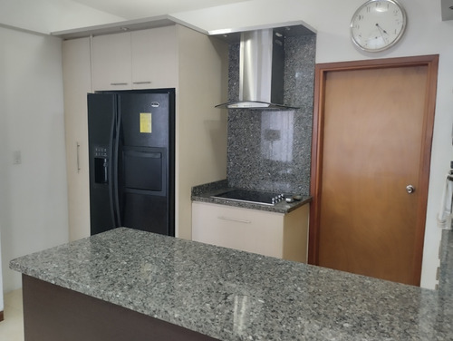 Apartamento En Alquiler Calle Arismendi, Lecheria