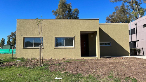 Casa En  Venta En Santa Elena Lote Central 