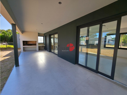Casa En Venta - Barrio Nayades - A Estrenar - Ideal Vivienda