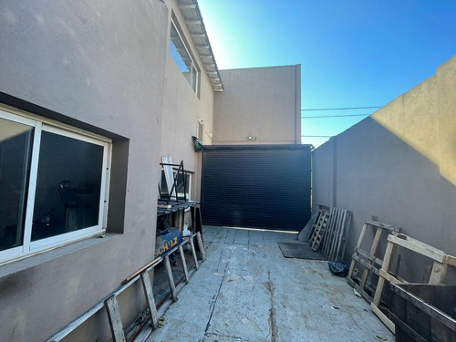 Imagen 12 de 16 de Galpón Comercial 241 M² S/ Colectora De Acceso Oeste - Ituzaingó