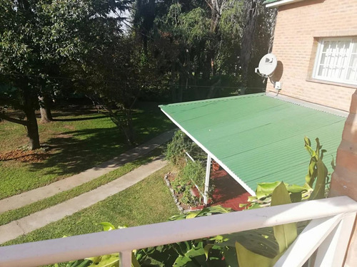 Casa En Venta - 4 Dormitorios 3 Baños - Cochera - 2.200mts2 - Florencio Varela