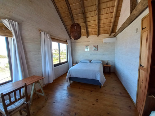 Imagen 10 de 21 de Alquiler Casa Punta Del Diablo, Metros Playa, Vista Al Mar.