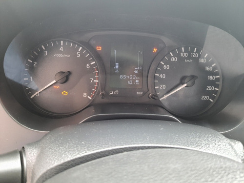 Imagen 7 de 15 de Nissan Np300 2.5 Chasis Cabina Dh Pack Seg Mt 2019