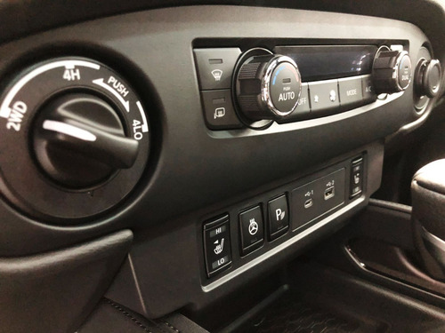 Imagen 14 de 15 de Nissan Frontier V6 Pro-4x ´22