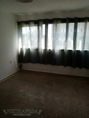 Apartamento En Alquiler Euskal Erria 70 2 Dormitorios 1 Baño-malvin Norte- Ref: 1966