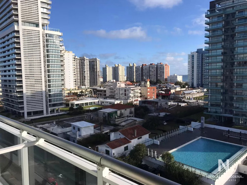 Apartamento En Venta Con Excelente Vista Y Parrillero Propio