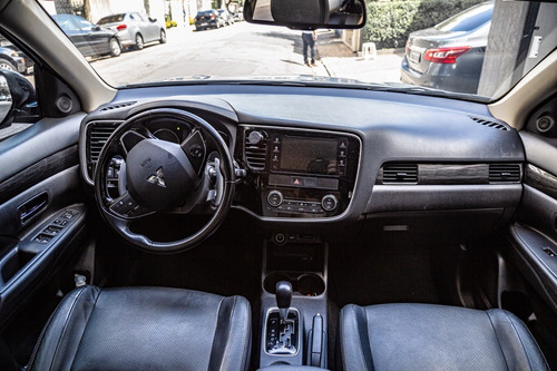 Mitsubishi Outlander V6 2016