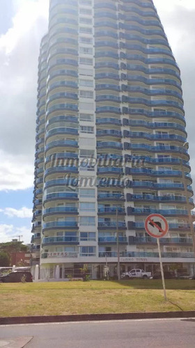Alquiler Anual-temporada 2 Dormitorios Y Servicio, Edificio Casino Tower