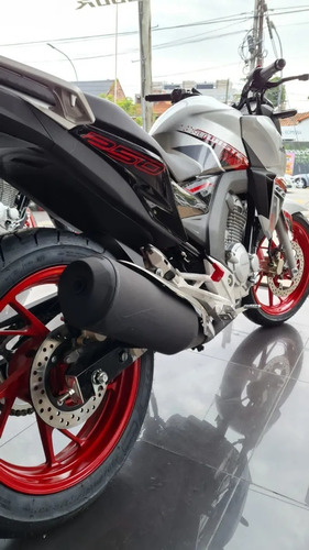 Imagen 19 de 25 de Patentada $1.814.500 O 12de$228400 Honda Cb 250 2023 Credito