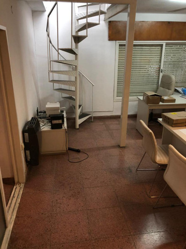 Casa En Los Boulevares- Los Hungaros 4494-tres Dormitorios Y Departamento Independiente