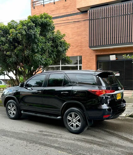 Toyota Fortuner 2.7 Gasolina Automática 4x2 7 Puestos Full