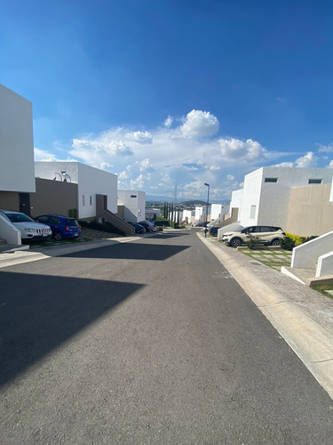 Imagen 7 de 10 de Departamento De Dos Pisos En Venta, Punta Esmeralda Corregid