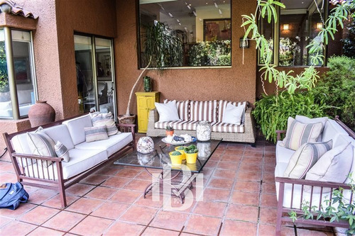 Casa En Venta De 7 Dorm. En Lo Barnechea