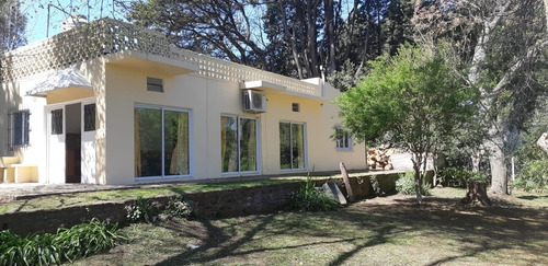 Imagen 2 de 22 de Casa En Sierra De Los Padres Sobre Dos Lotes
