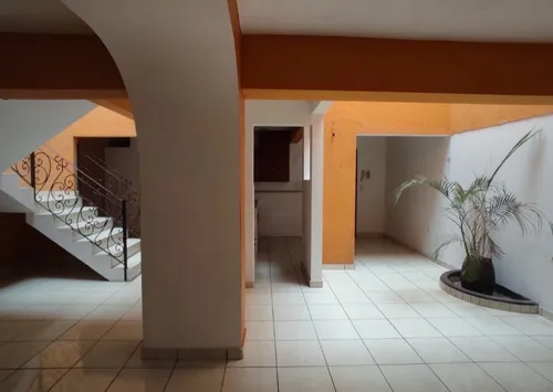 Casa En Venta De Dos Niveles Ubicada La Nueva Luneta, Zamora Michoacan