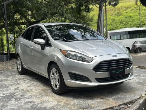 Ford Fiesta 1.6 Sportback Se Mecánica