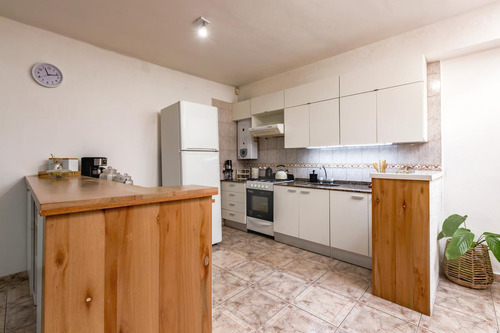 Venta/permuta - Casa - 2 Dormitorios Con Cochera Y Galpón - Bella Vista, Rosario.